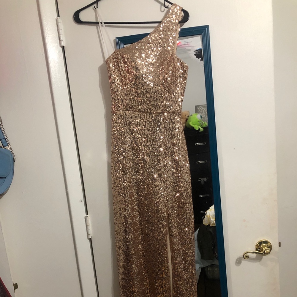 Gold sequin open slit long dress